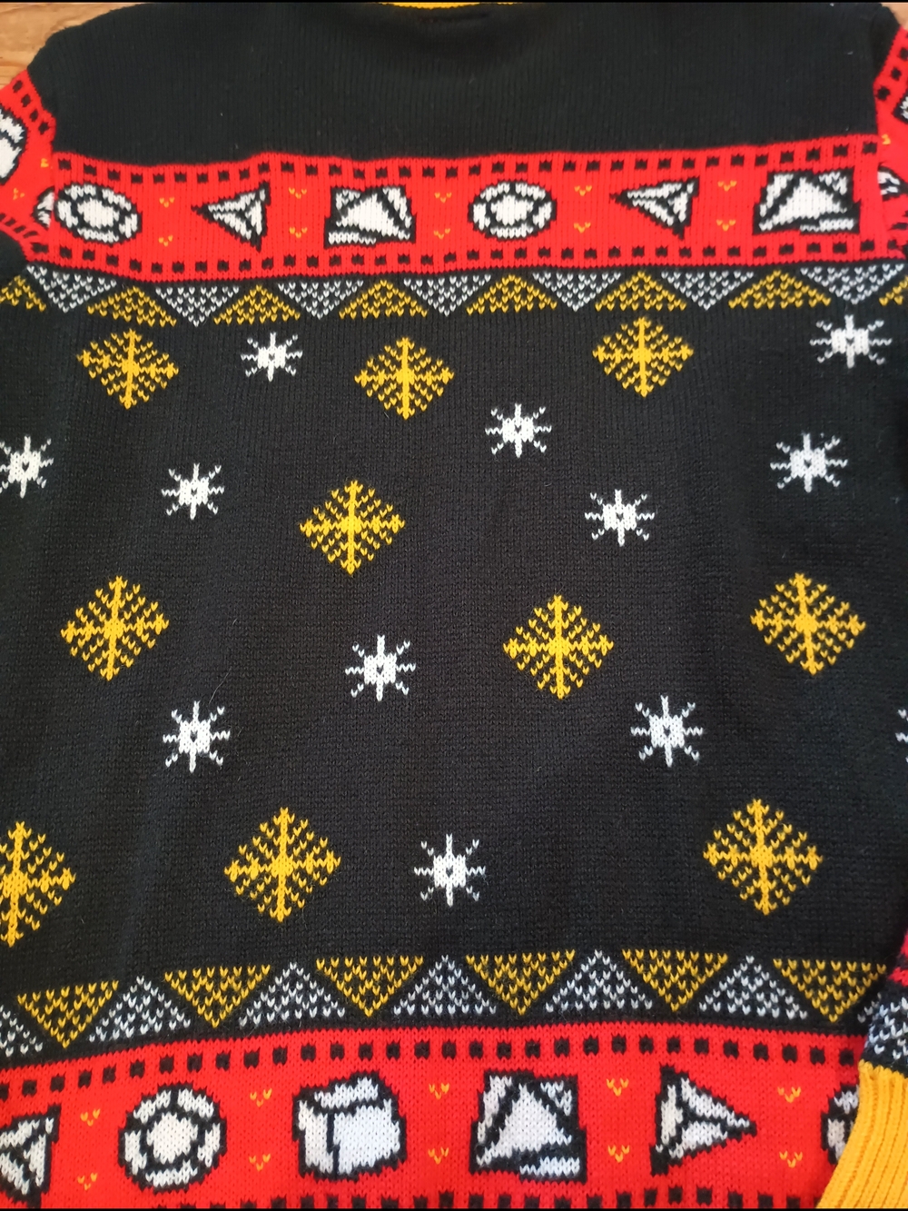 Dungeons & Dragons Gaming-Inspired Holiday Crewneck Sweater Size S - Picture 9 of 14